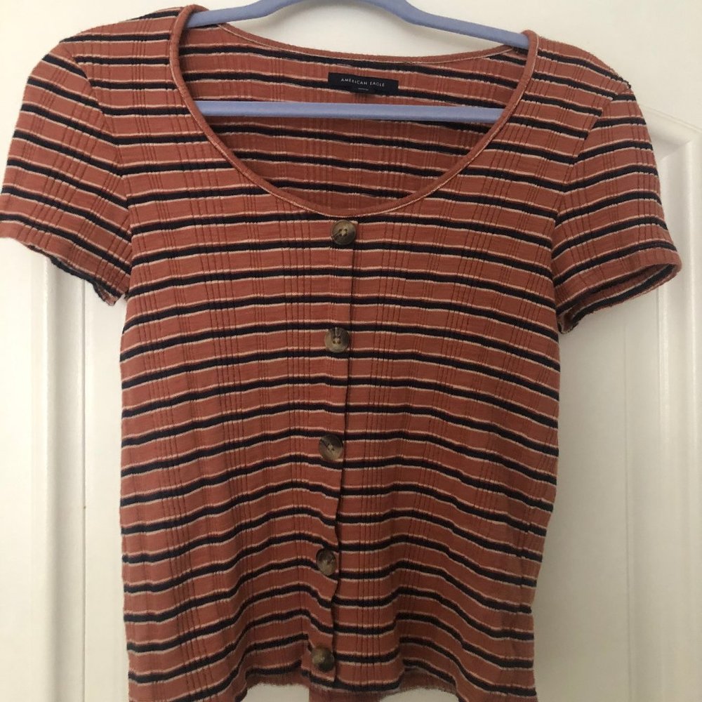 Scoop neck striped american eagle shirt
